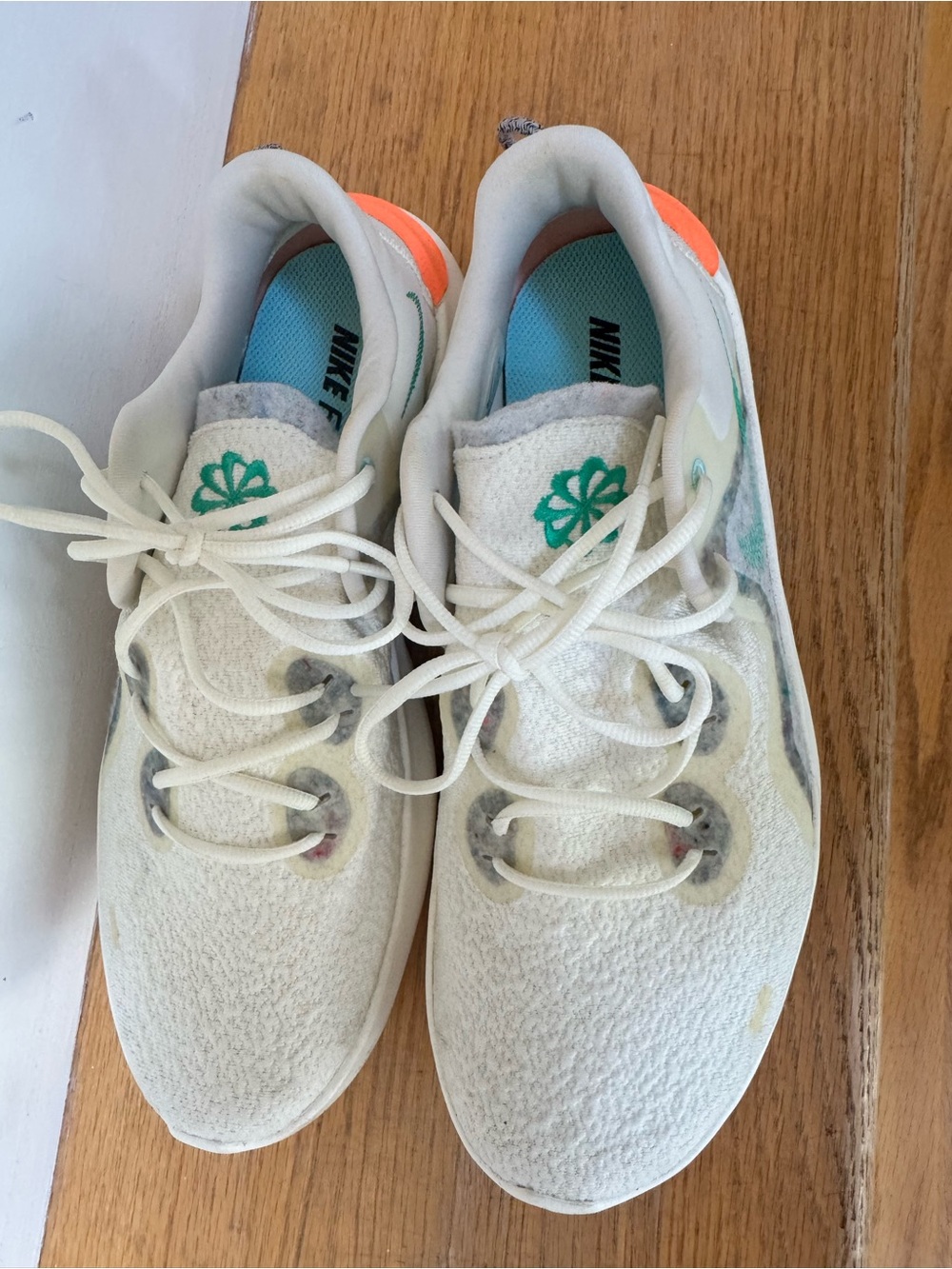 Nike Flex CW3409-100, women’s size 11